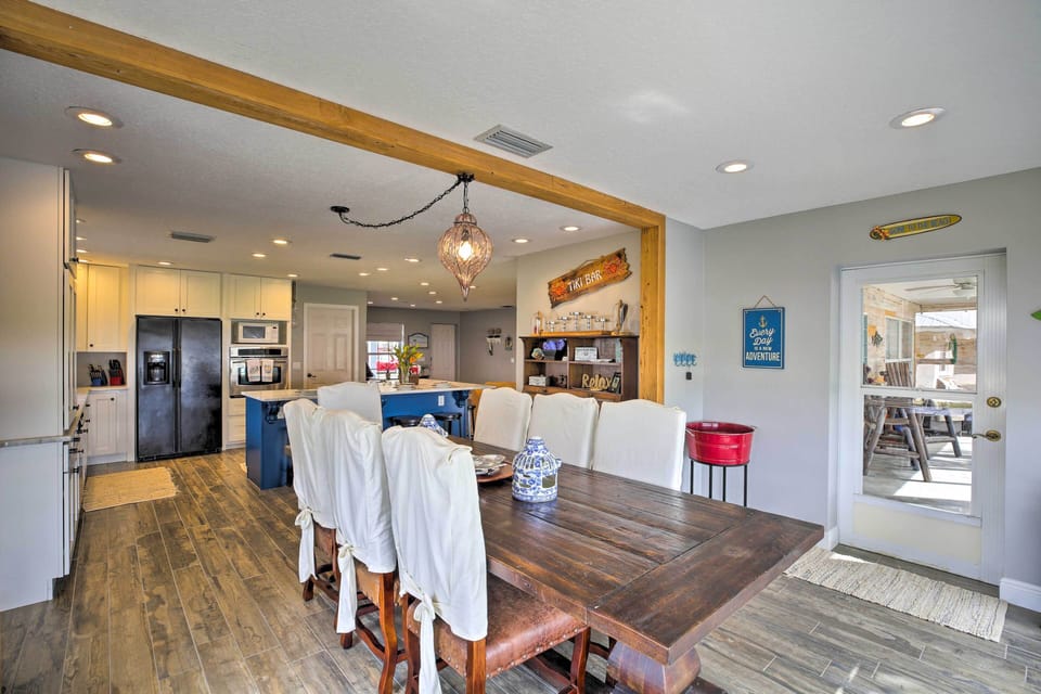 Dining Area | Dishware & Flatware
