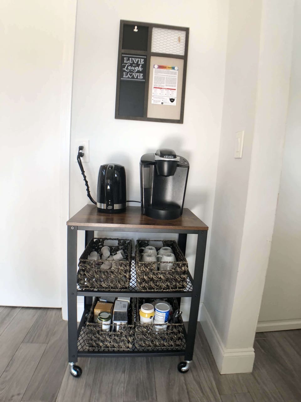 Coffee/Tea bar with complimentary k-cups.