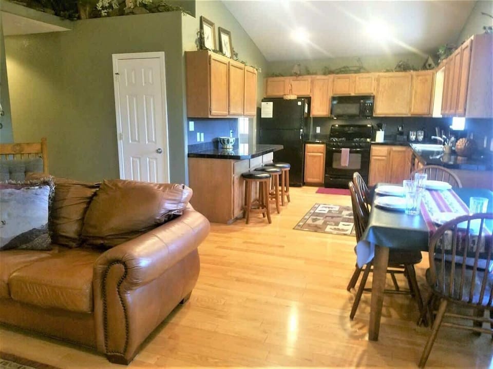 Big Bear - Cozy Cabins LLC