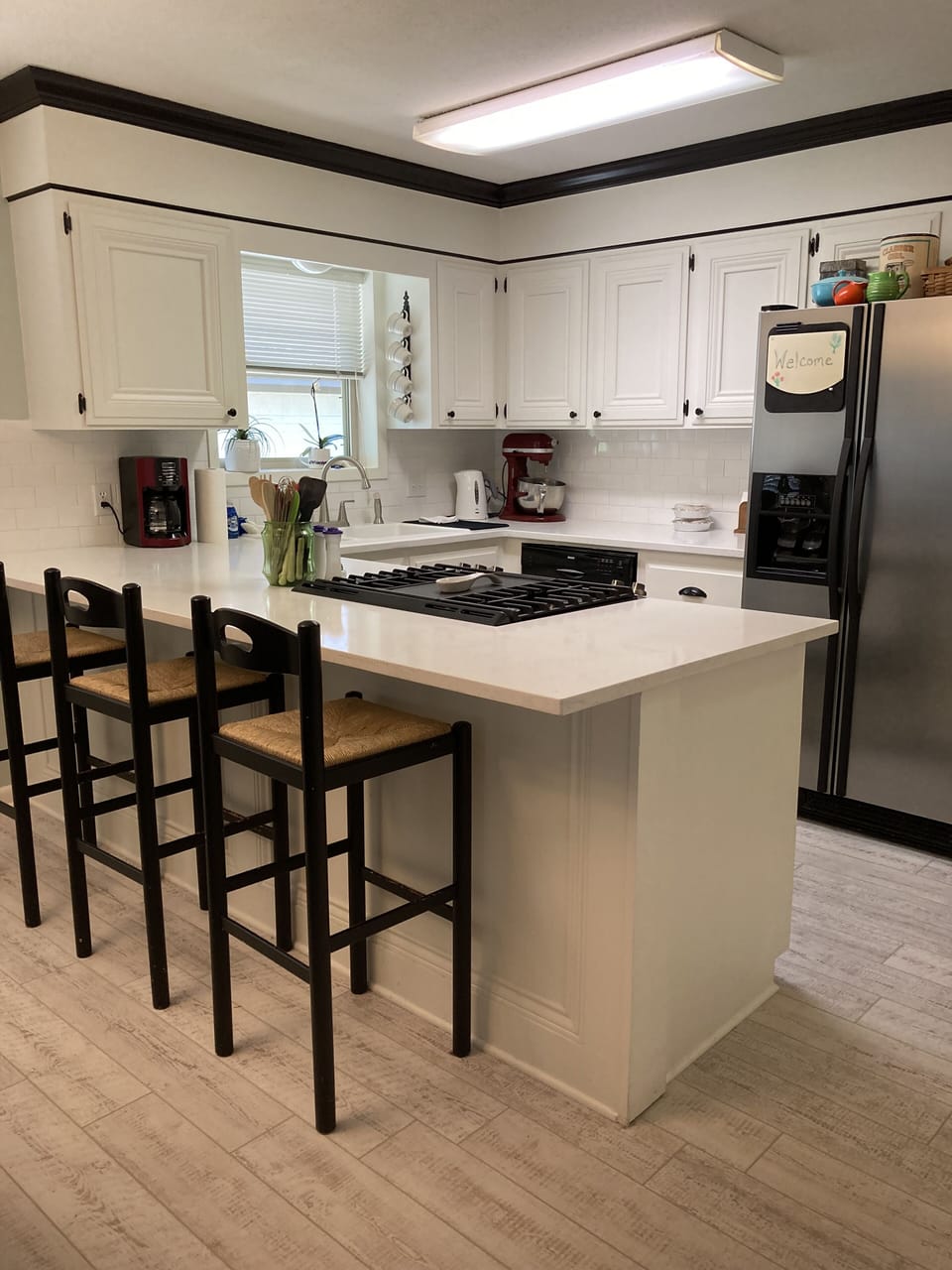 Extra seating at kitchen bar area