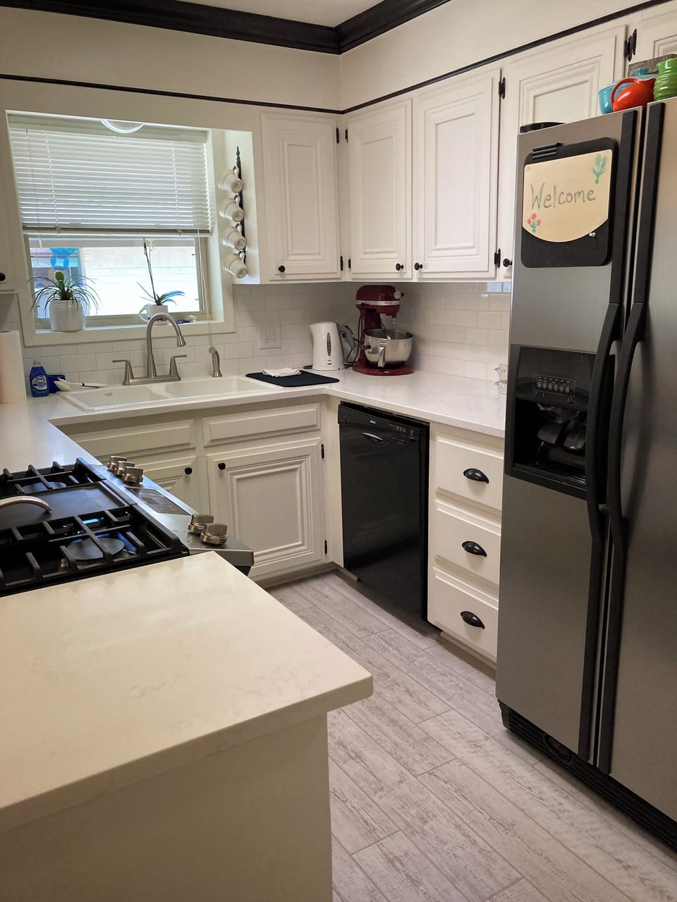 Kitchen is fully equipped 