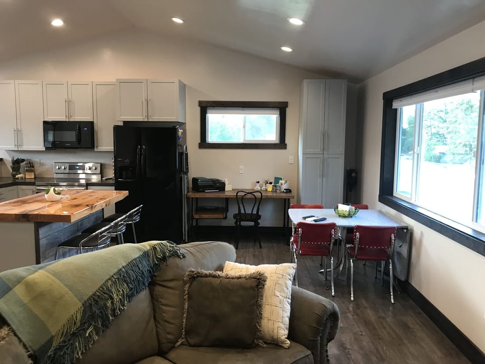 Living/dining room. 