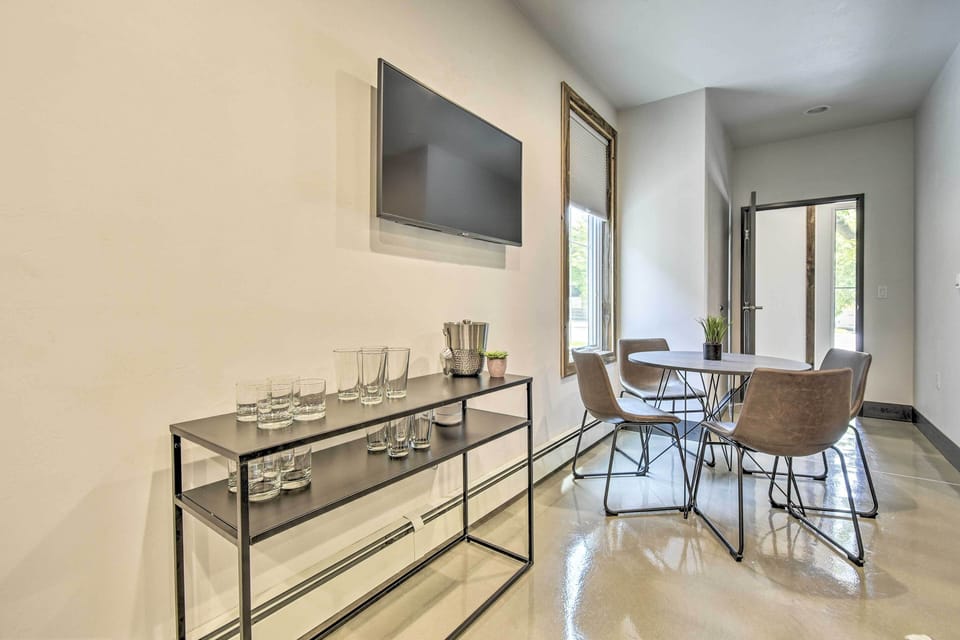 Dining Space | Dishware/Flatware