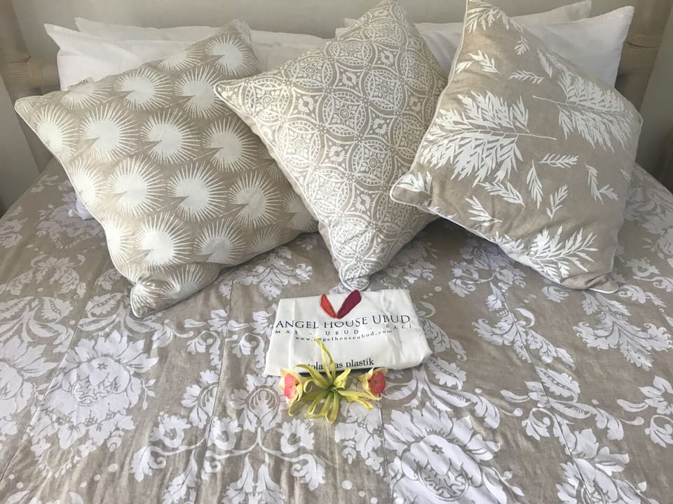 Sandat suite. King bed 200x200cm with quality linens and pillow menu. 