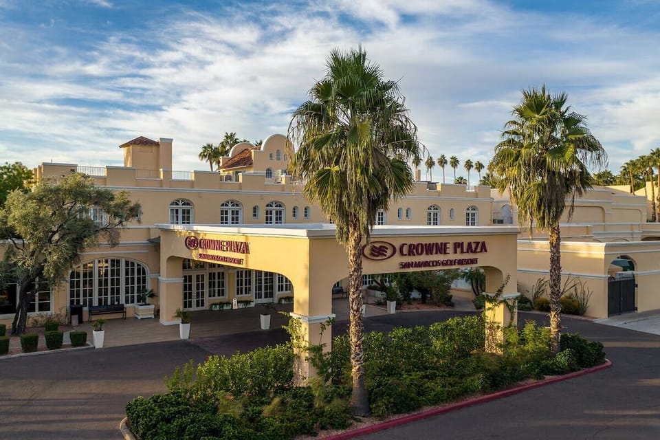 Arrive in style to a grand, welcoming entrance and driveway.