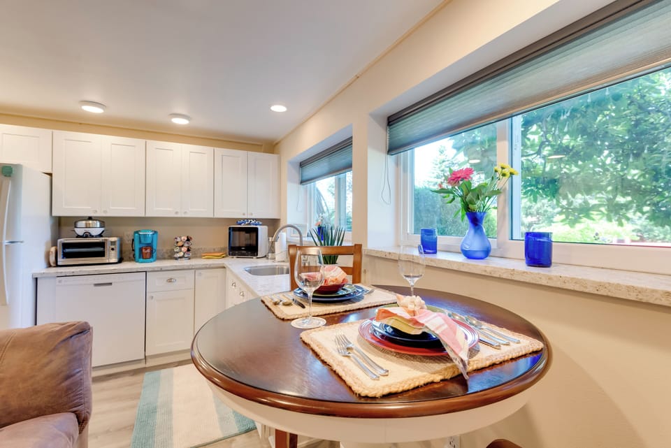 Dining Space | Dishware/Flatware