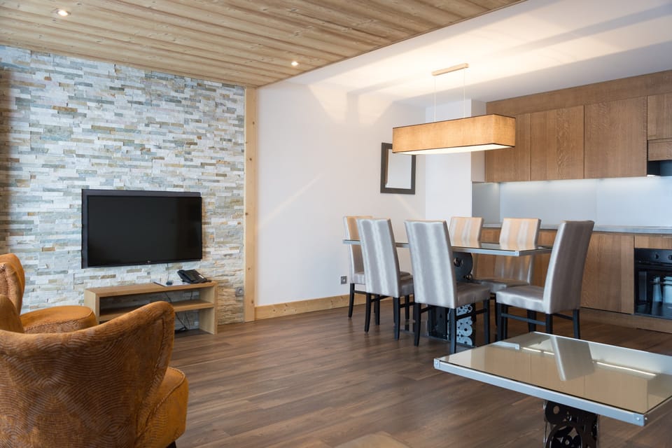 Come and stay in our spacious and charming apartment in Les Arcs!
