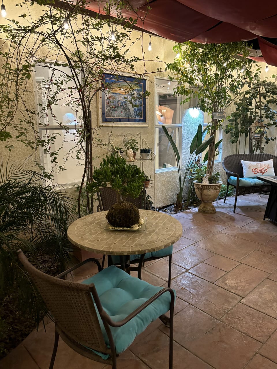 Courtyard Entrance, beautiful space for coffee or a glass of wine in the evening