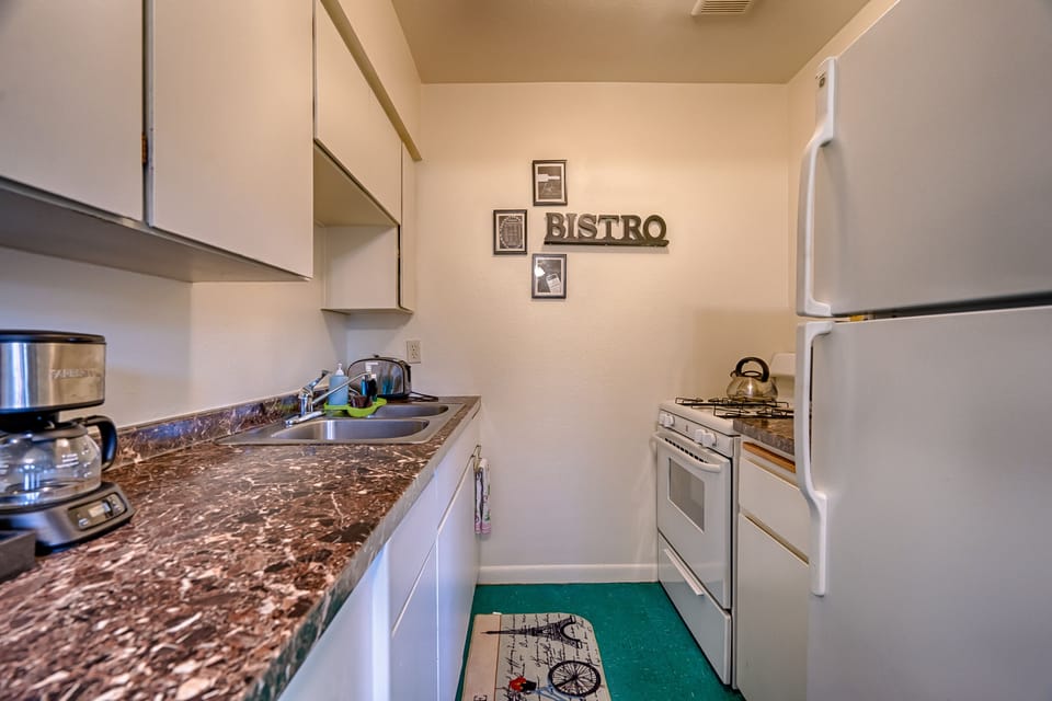 Fully stocked kitchen for gourmet meals