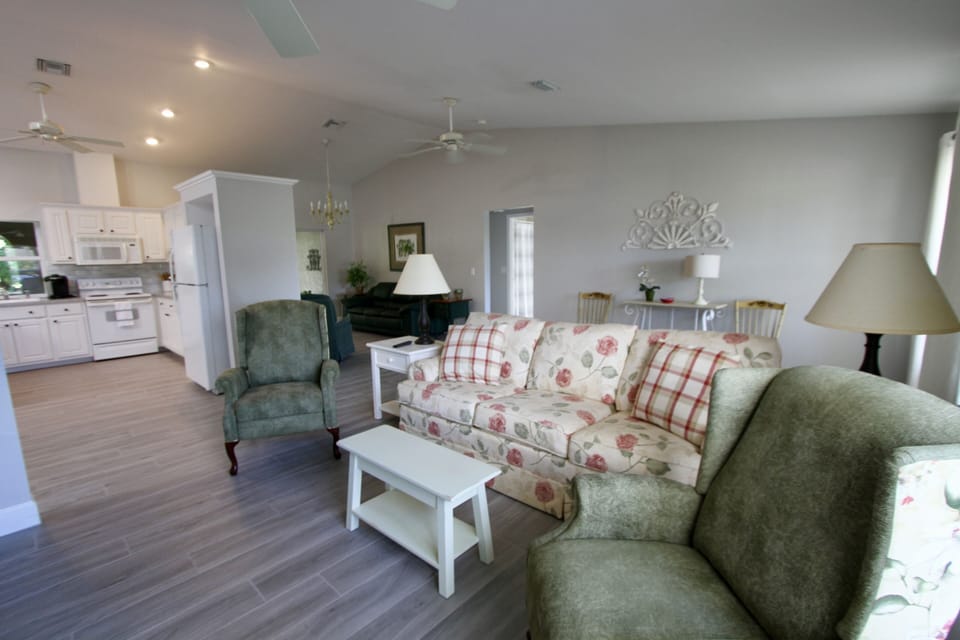 Family Room facing bedrooms and kitchen. 