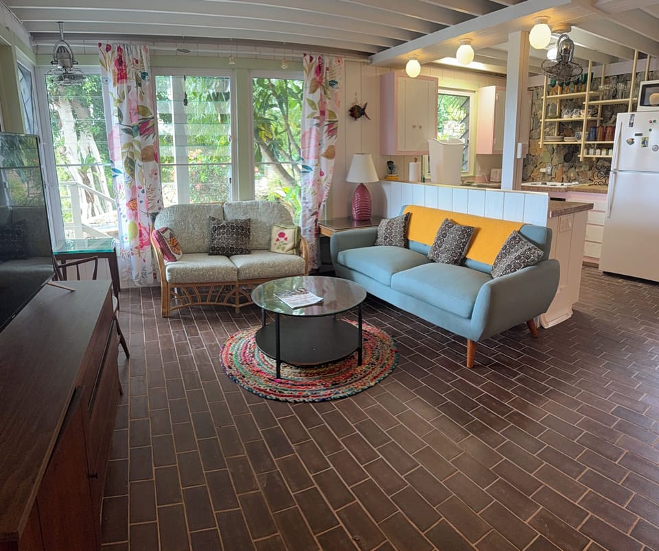 Garden apt living room