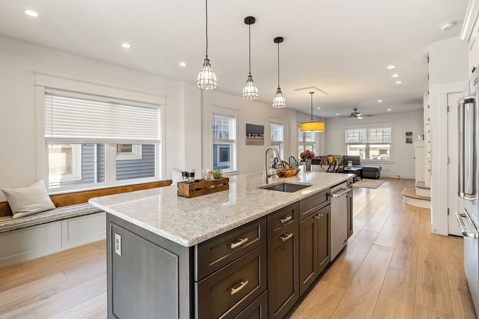 Kitchen / Bench Seat