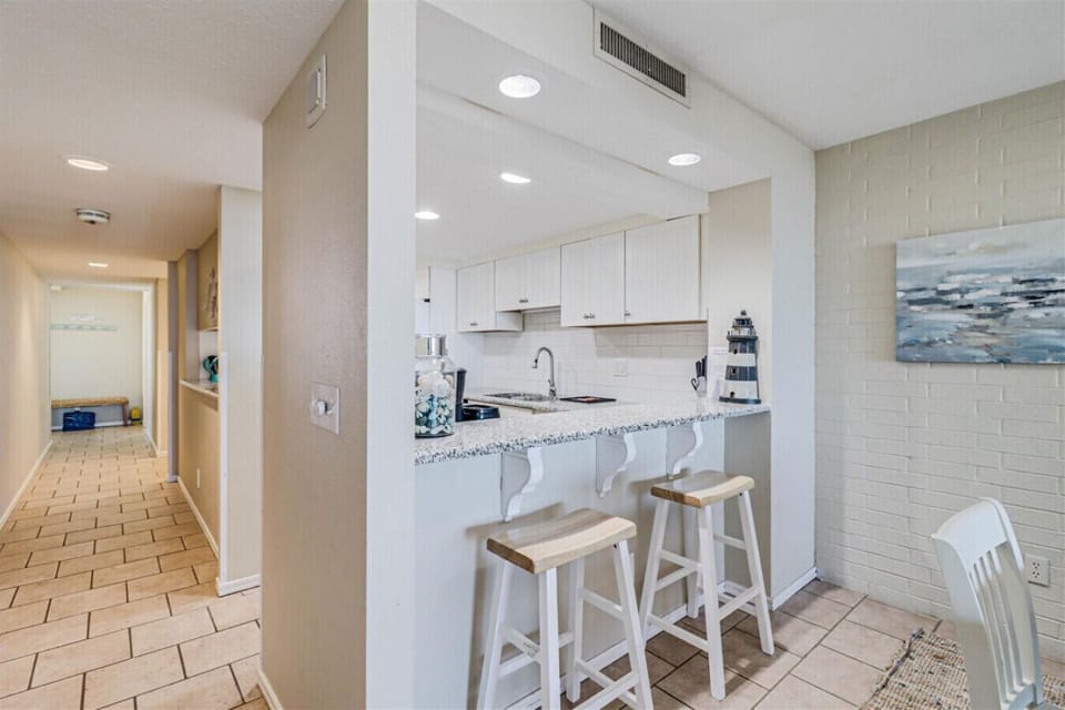 Breakfast Bar & Kitchen Pass-Through