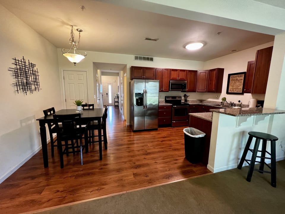 Kitchen & Dining Room 