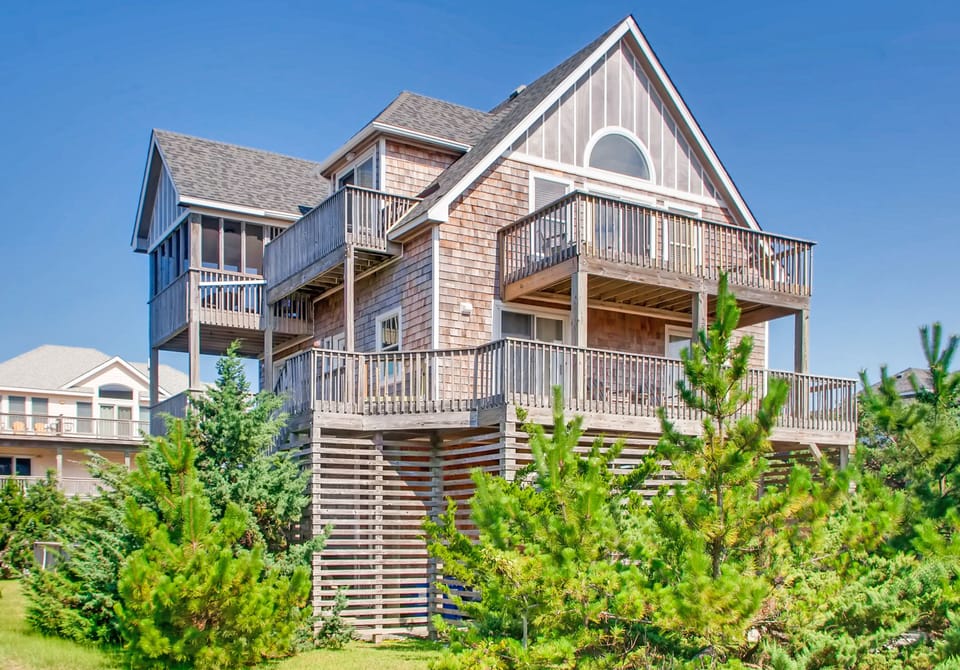 Located semi-oceanfront in the heart of Waves, Beyond the Sea offers something for everyone.