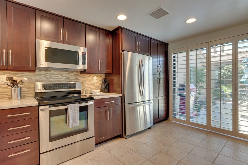 Fully Equipped Kitchen | Stainless Steel Appliances