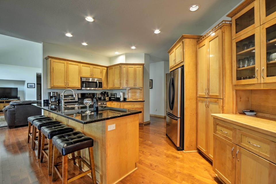 Kitchen | Cooking Basics | Drip Coffee Maker | Bar Seating