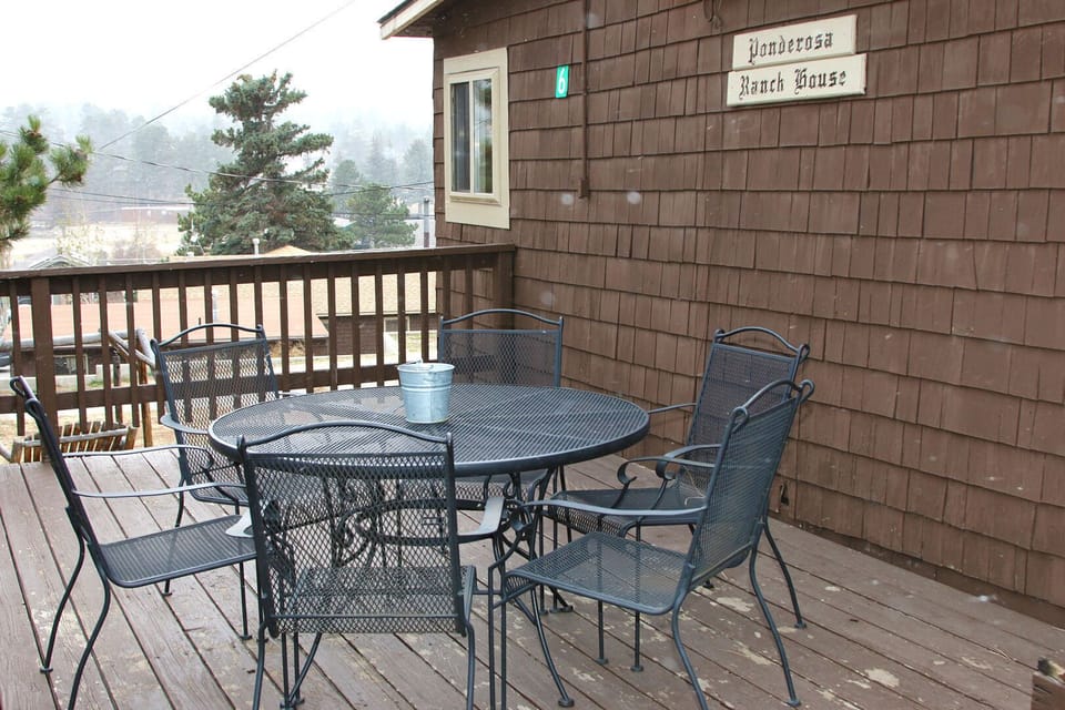 Table & Chairs on Deck