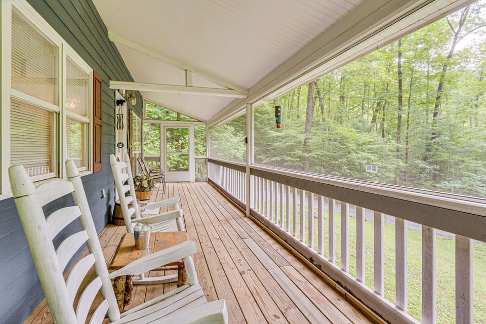 Hayesville Vacation Rental | 2BR | 2BA | 1,465 Sq Ft | Stairs Required