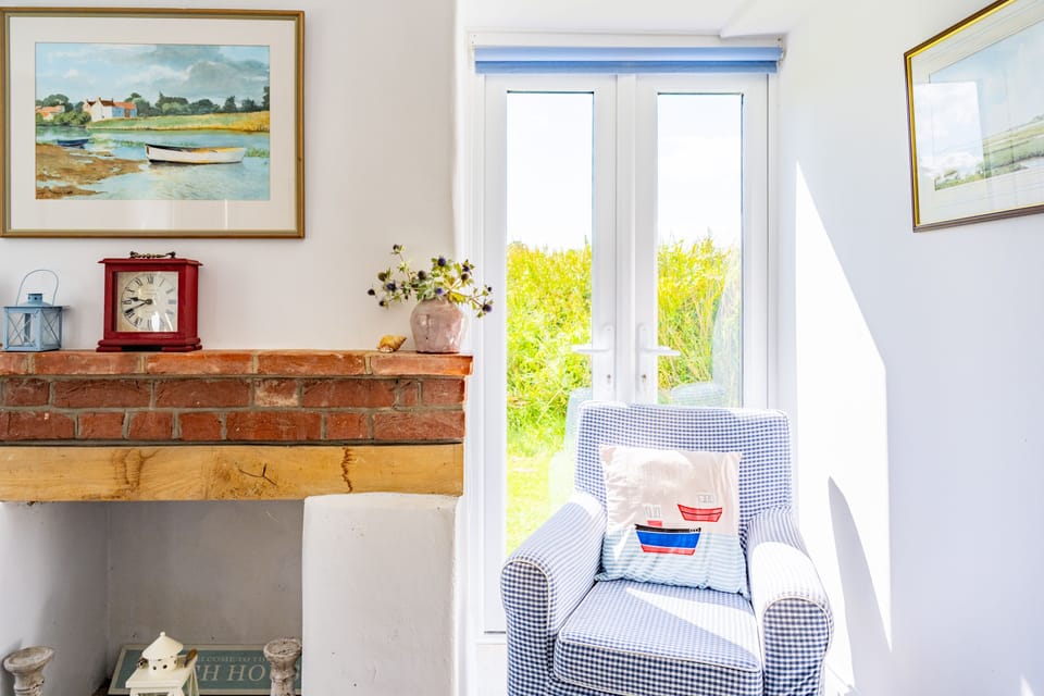 Ground floor: Sitting room