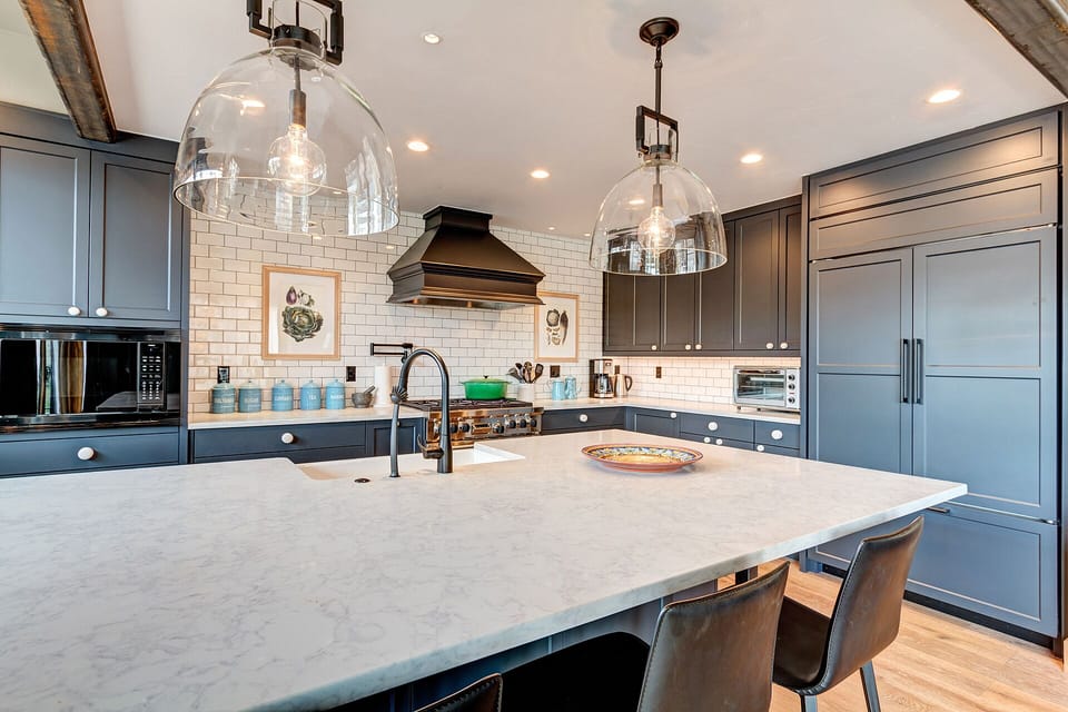 Gourmet contemporary farmhouse kitchen