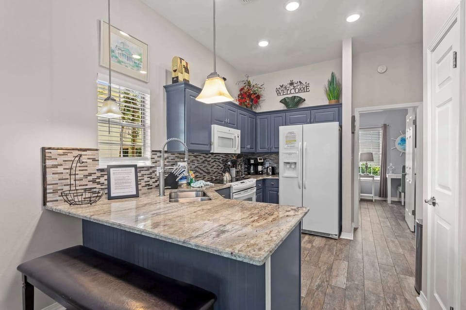 Grab a seat at our breakfast bar!