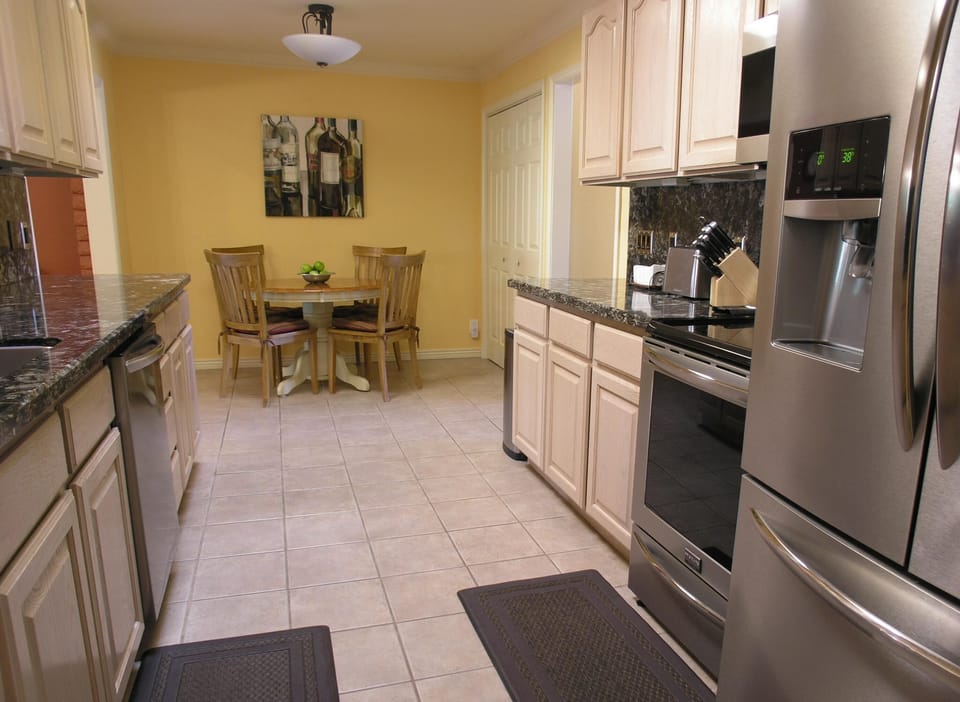 COPPER STAR: Kitchen / Breakfast Area