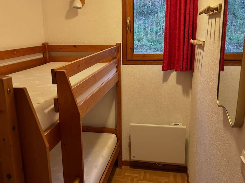 3-Room Apartment for 6 with Balcony in Puy-Saint-Vincent Apartment in Provence-Alpes-Côte d'Azur