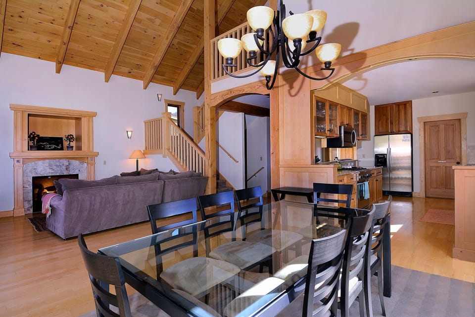 Dining/kitchen