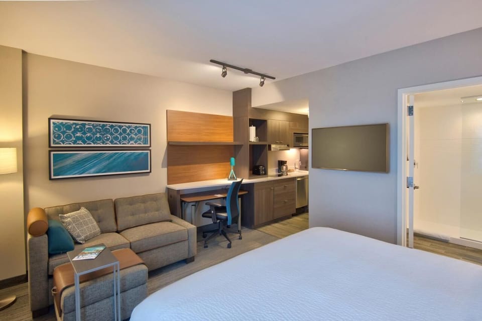 Unit with 1 King size bed and sofa bed