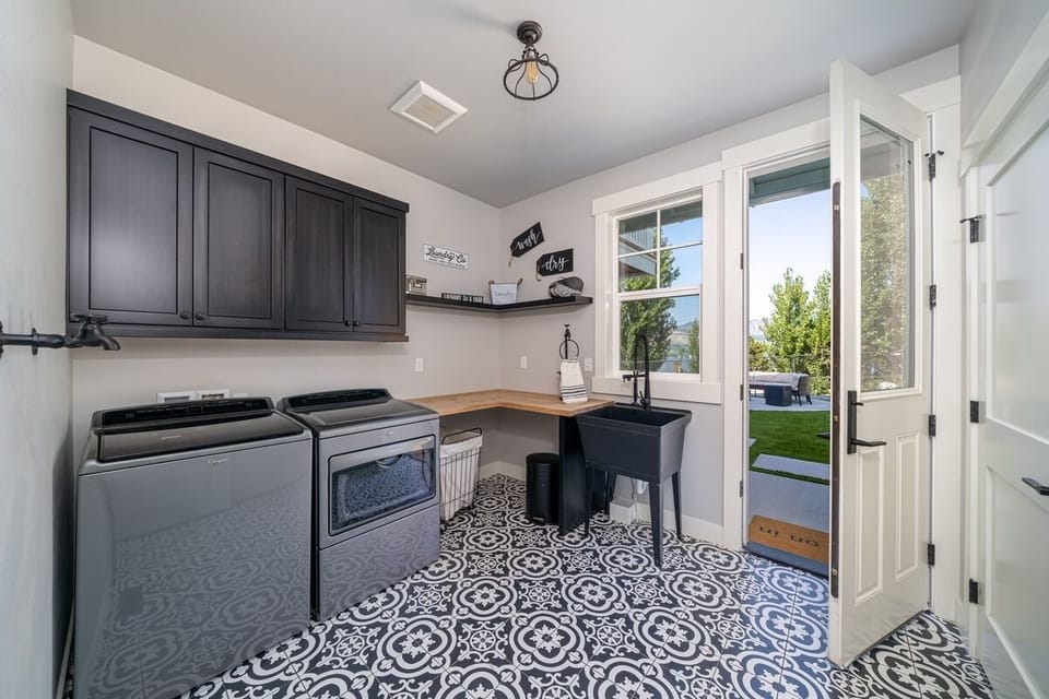 Laundry room / lower level