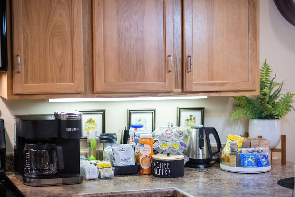 We offer a full coffee service coffee/tea bar with capabilities for K-cup or drip coffee. We have supplied ground coffee, k-pods, creamer & sweeteners. 