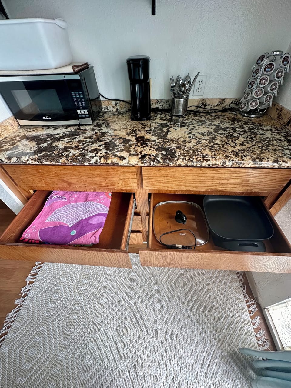 Left side beach towels and right side there’s a hot plate
