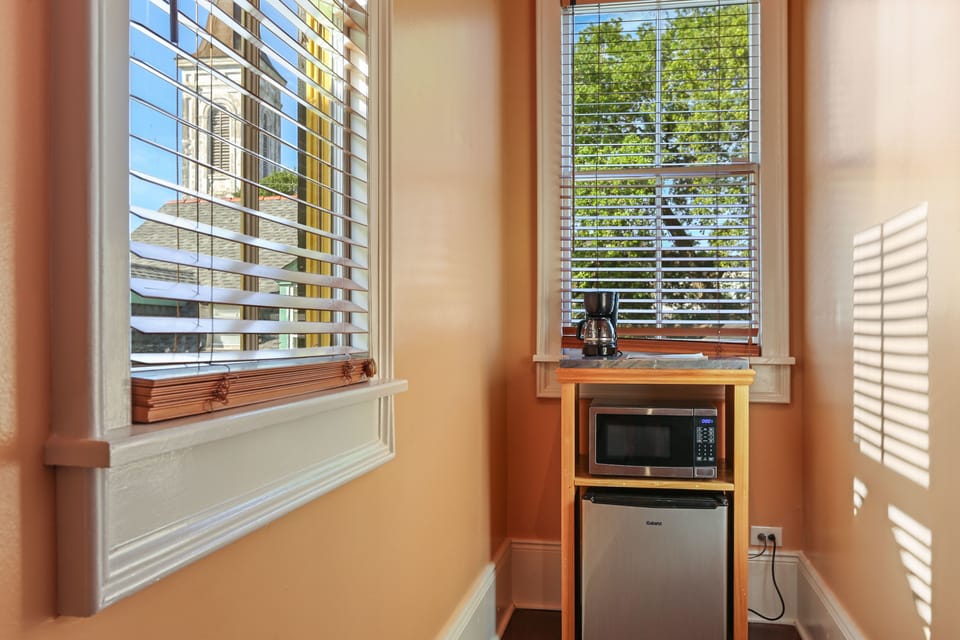 Orleans Suite Kitchenette w Micro and Fridge