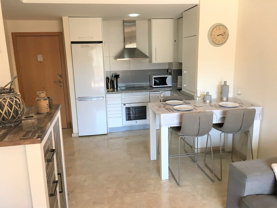 Kitchen dining area