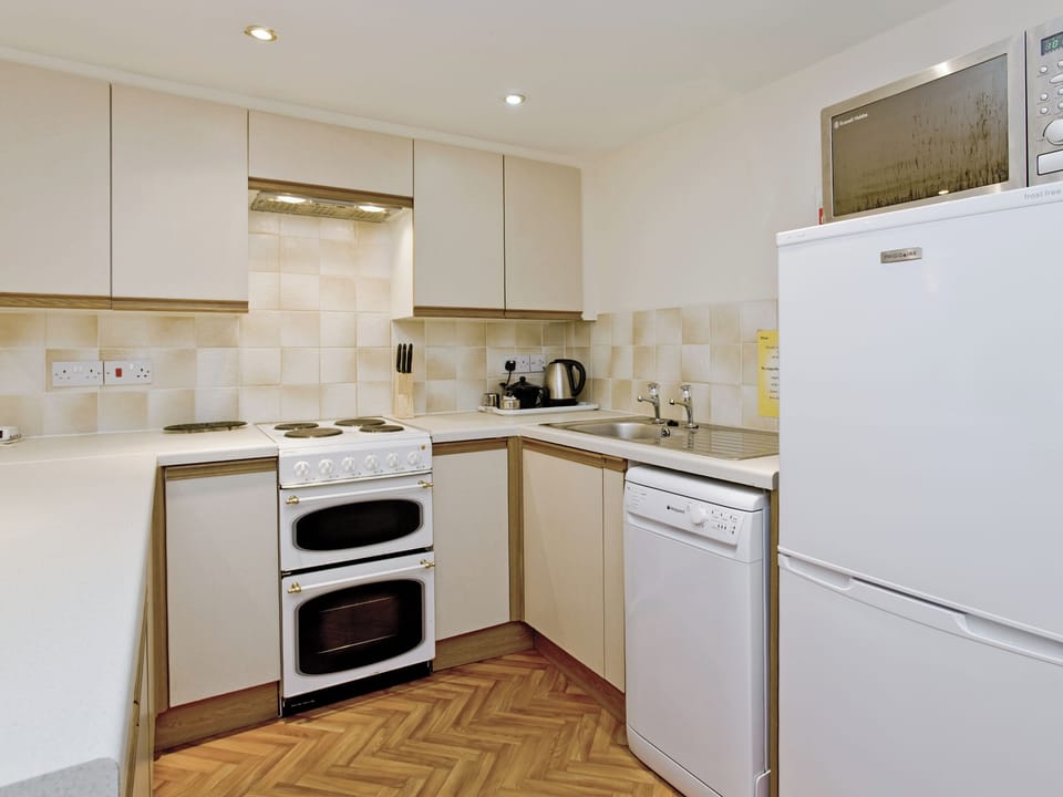 Open plan living/dining room/kitchen | Wayford Bridge Granary - Coot, Wayford Bridge, nr. Stalham