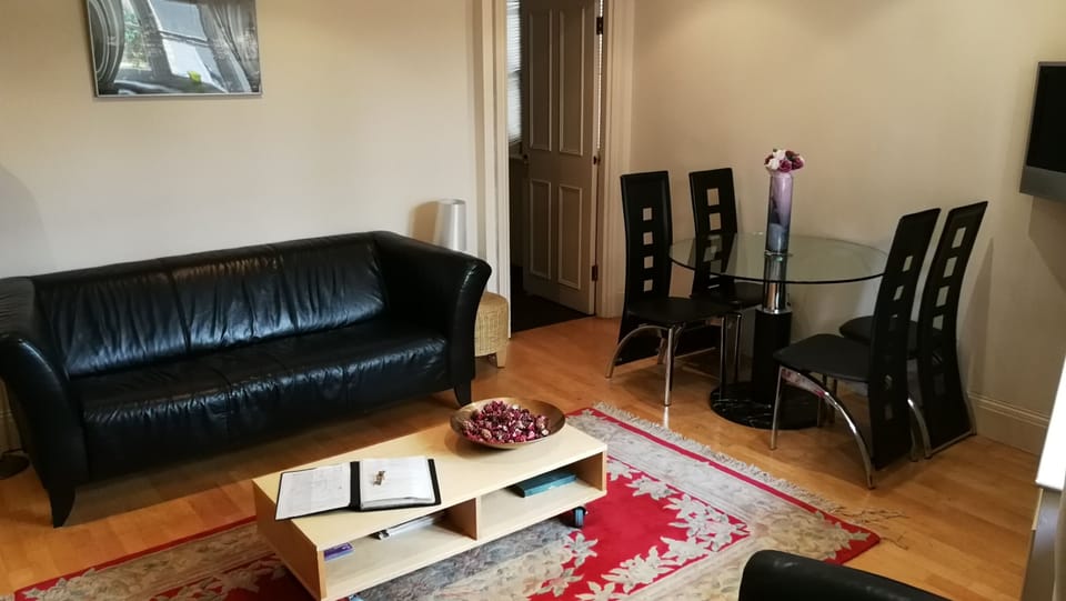 Self Contained Apartment Sleeps 4