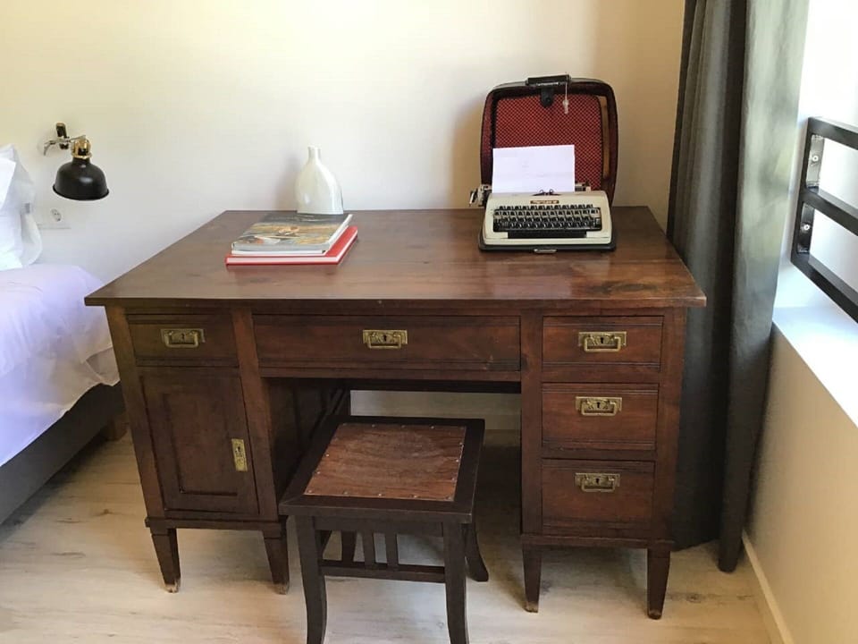Quarto 2 - Secretária 
