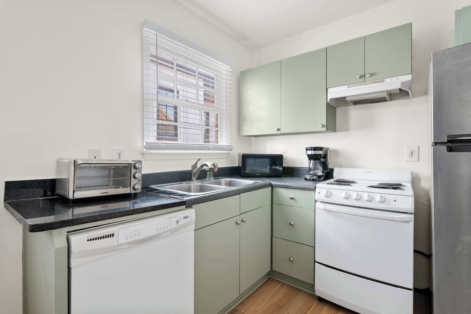 Fully equipped kitchen with everything you need to cook a meal!