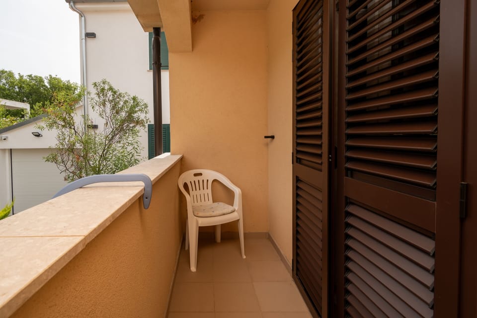 Balcony 2