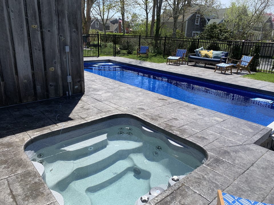 Hot tub spa