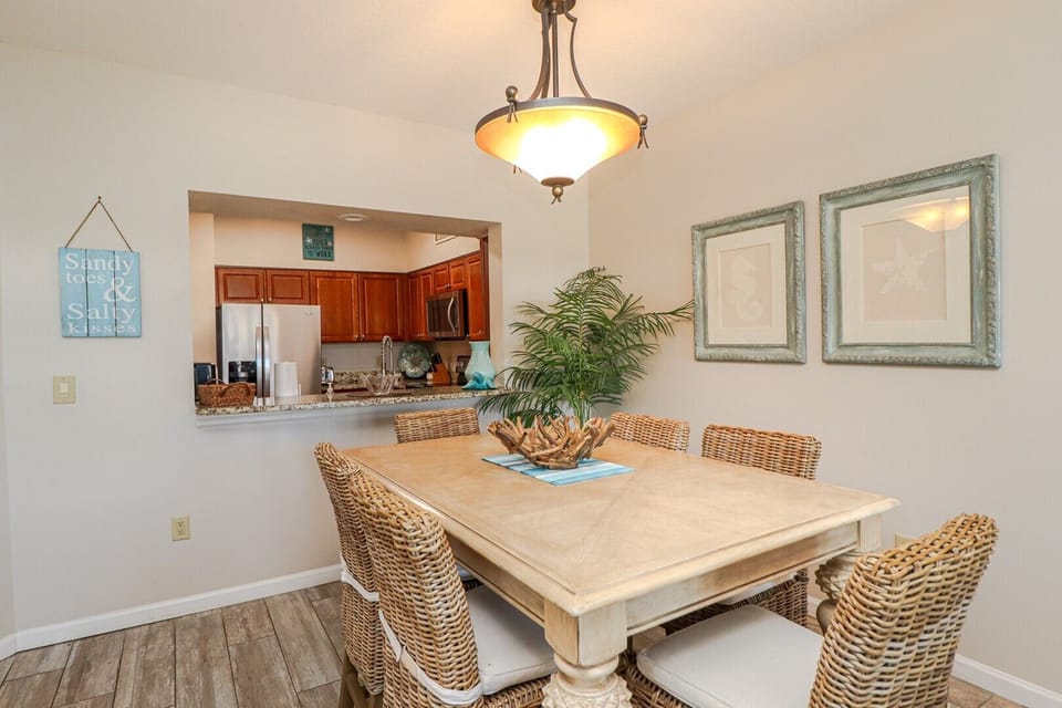 St. Augustine Beach Rentals Dining Room