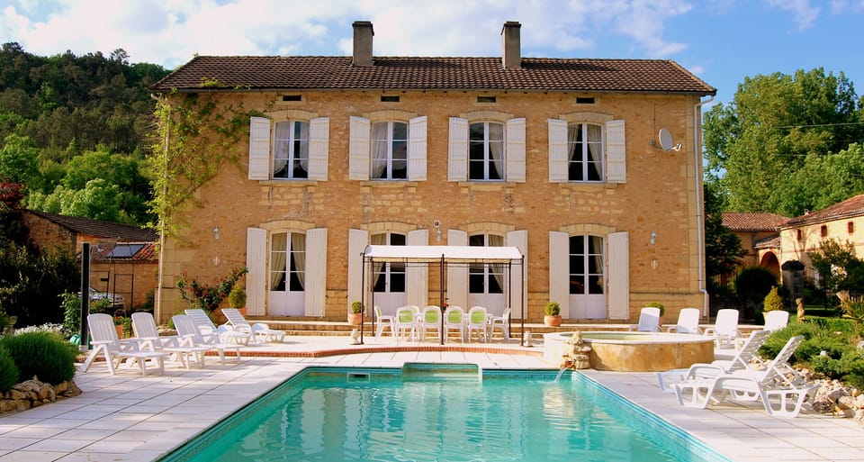 Fabulous large group holiday home for memorable vacations