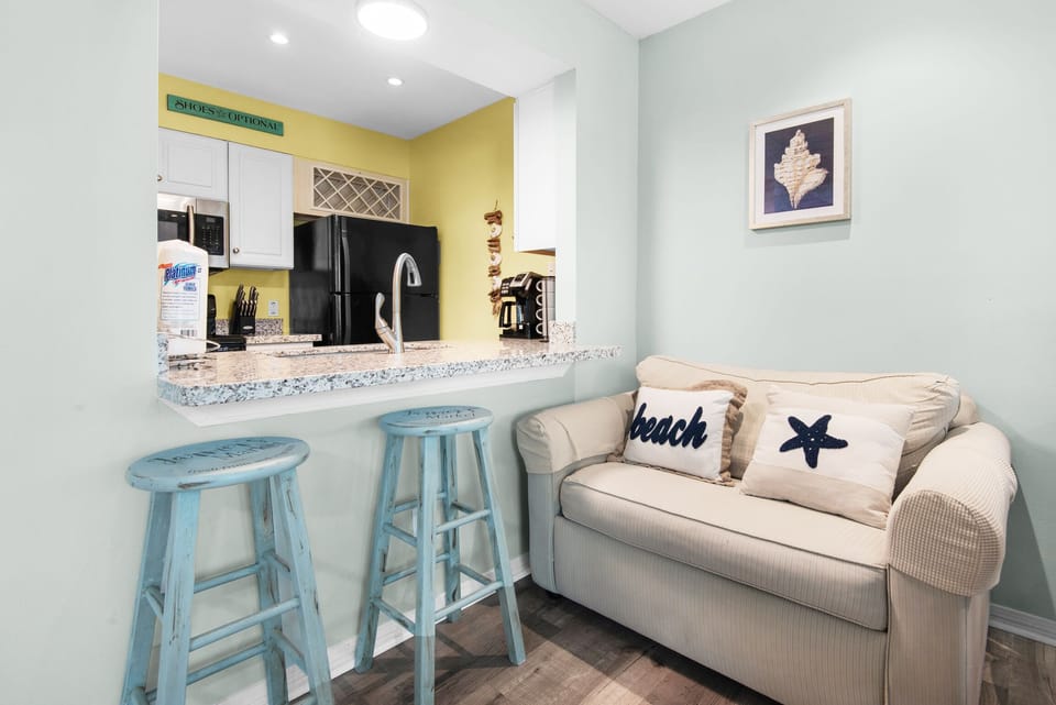 Eat-in bar seating