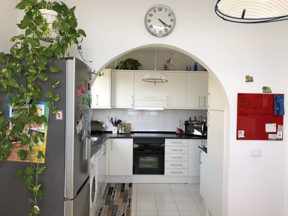 The kitchen area. New dishwasher and washing machine 2019