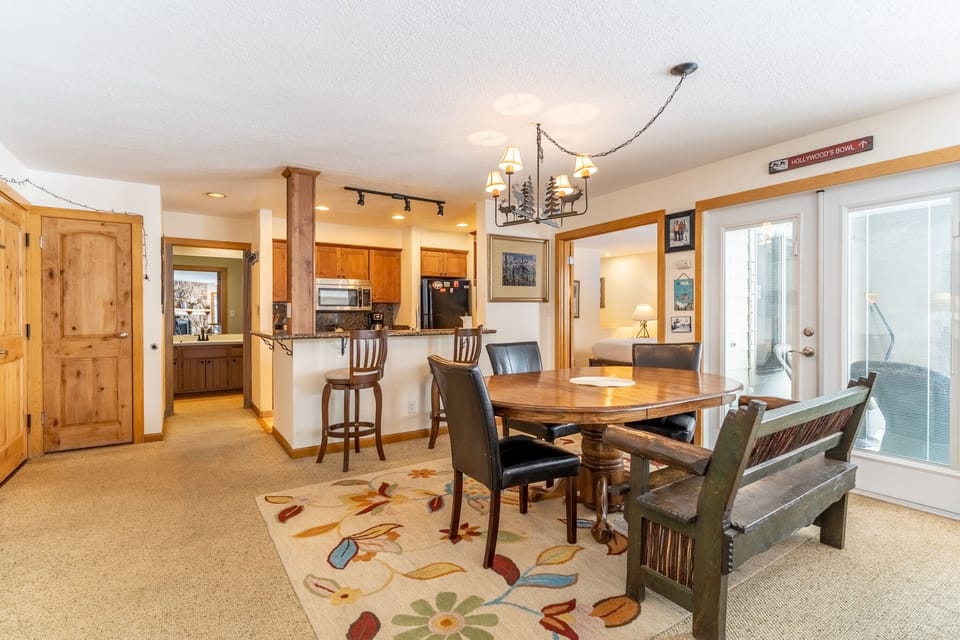Open concept kitchen, dining and living area.
