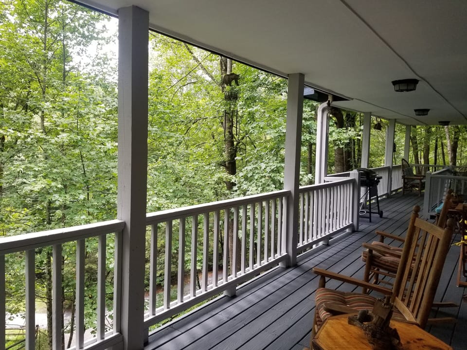 Upper deck