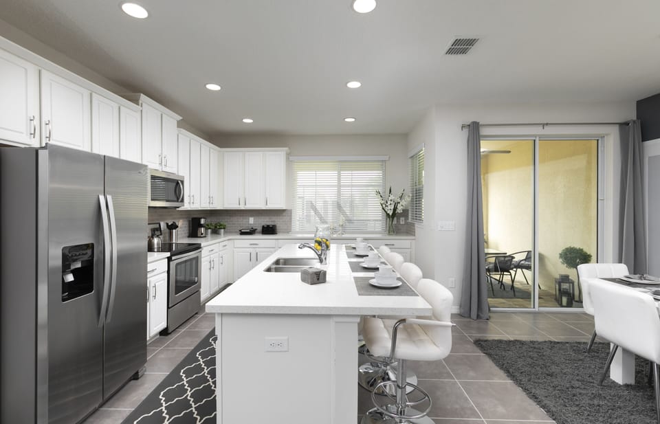 Homemade meals? Fully equipped: pots, pans, dishes, glasses, silverware.
