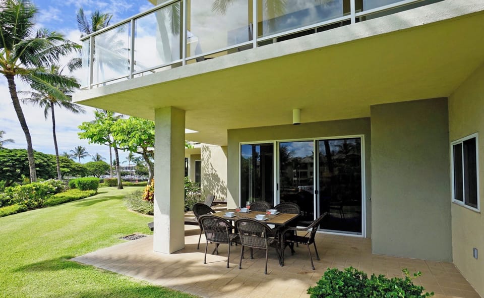 B105's Large Lanai 