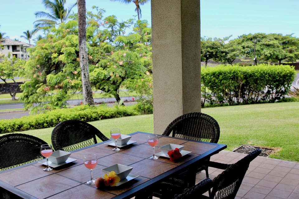 Outdoor dining